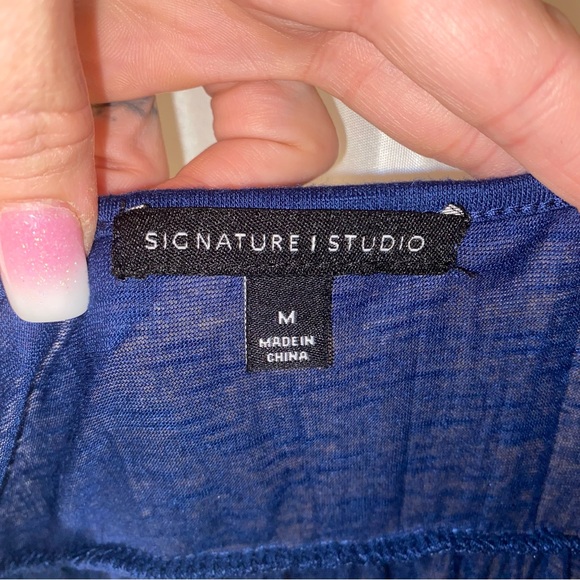 Signature I Studio, Size Medium, Navy Blue’ish, Lightweight, Sleeveless Top - Picture 11 of 11
